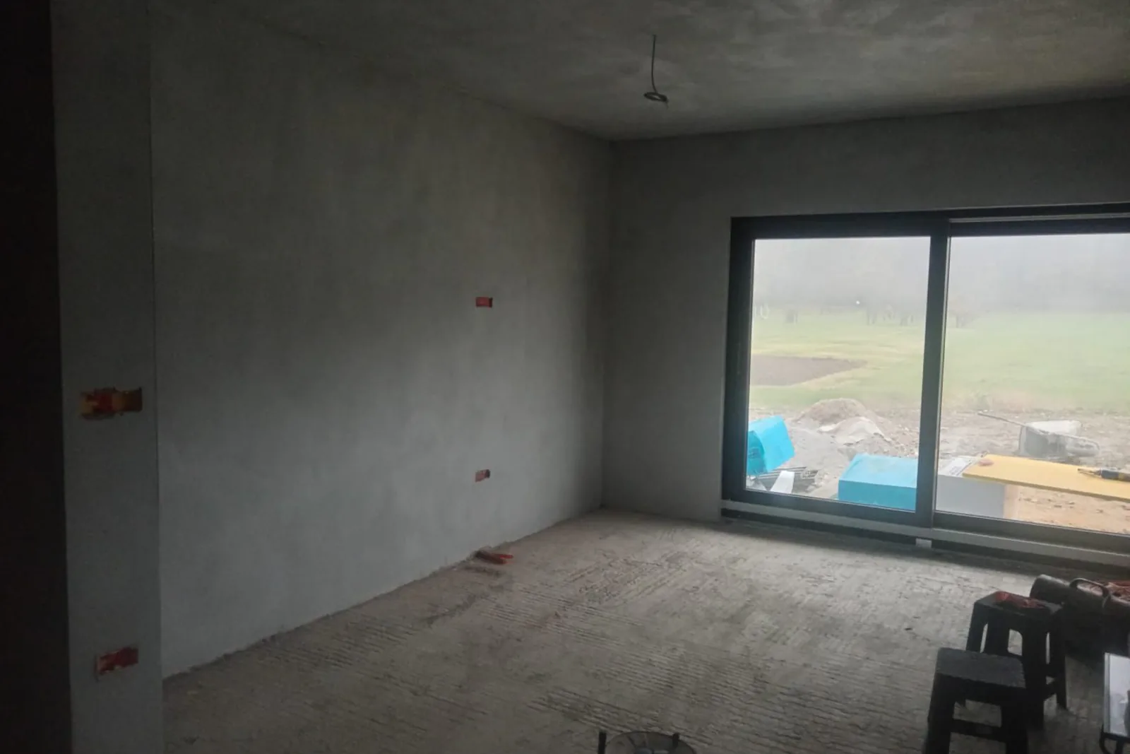 Žbukanje prostorije u roh-bau fazi